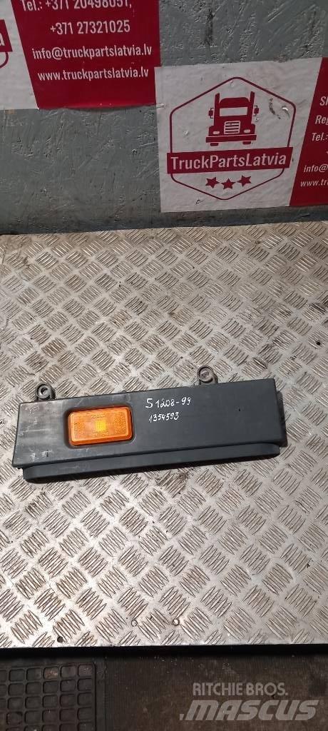 Scania 94 D.   1354593 Cabinas e interior