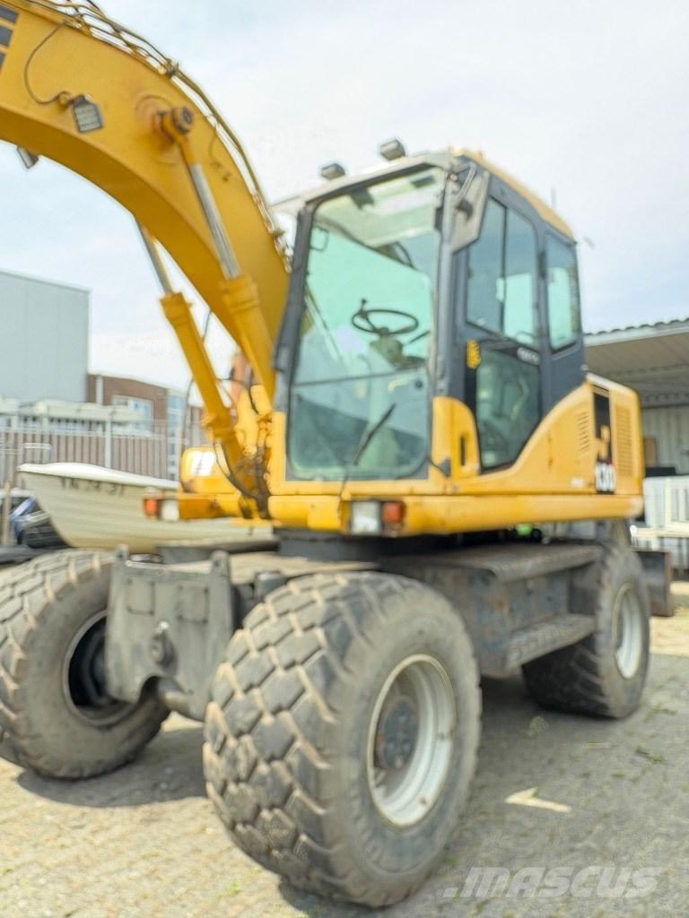 Komatsu PW 130-7K Excavadoras de ruedas