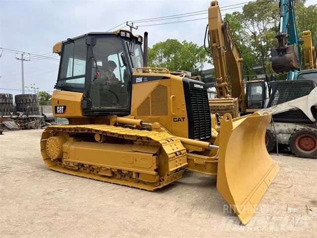 CAT D 5 K Buldozer sobre oruga