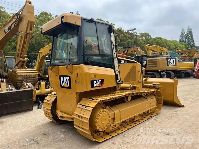 CAT D 5 K Buldozer sobre oruga