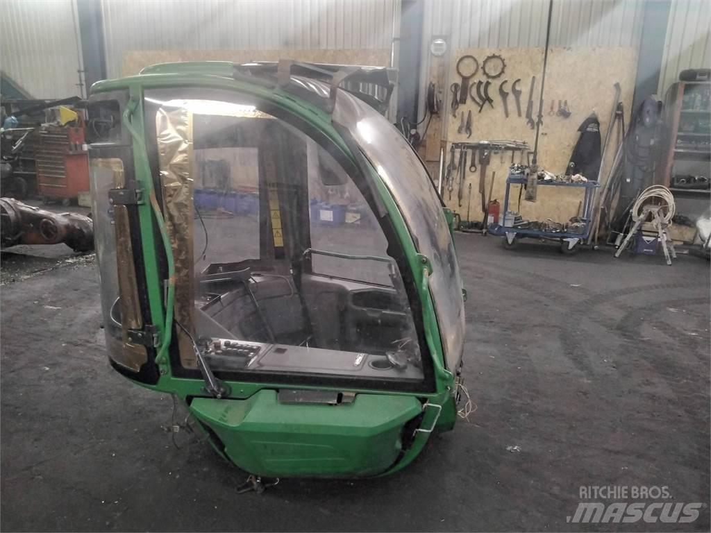 John Deere 1270E Cabinas e interior