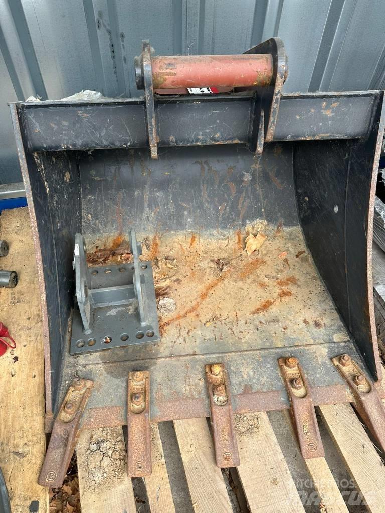 Cseri Tieflöffel 800 Construcción - Otros