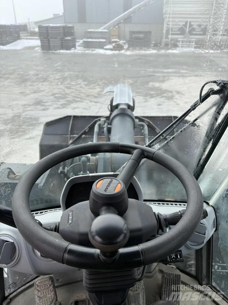 Doosan DL 320-7 Cargadoras sobre ruedas
