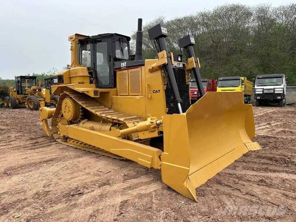 CAT D 8 R Buldozer sobre oruga