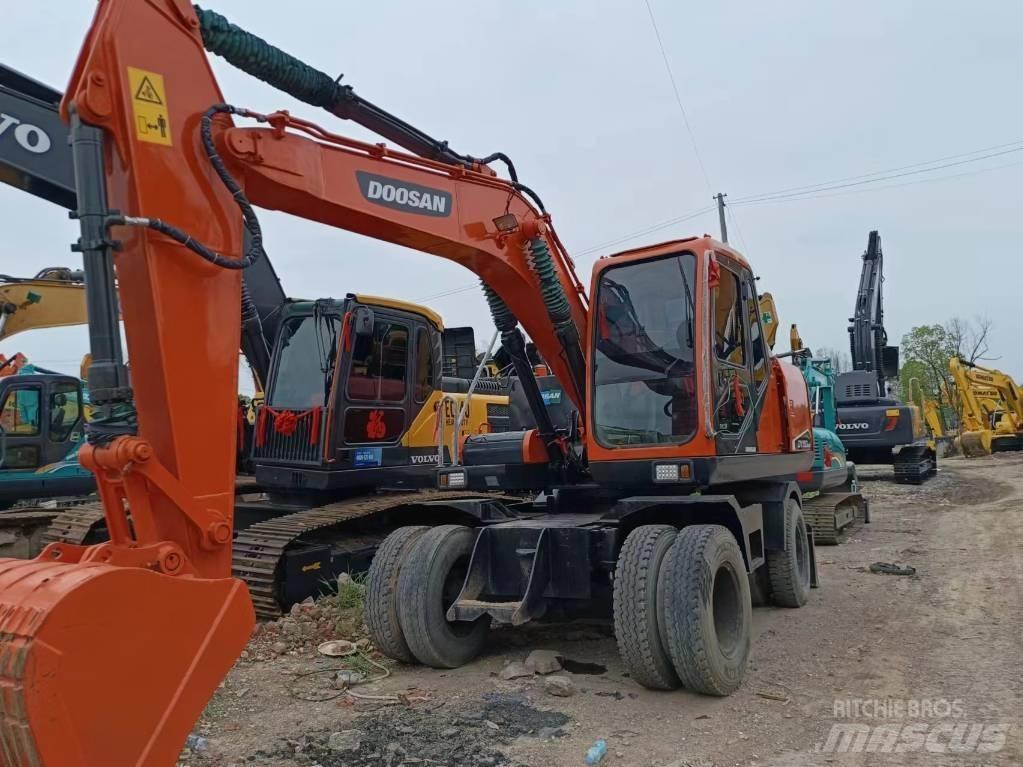 Doosan 150 W Excavadoras de ruedas