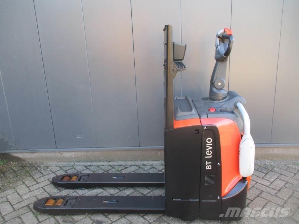 Toyota LPE 200 Transpaletas Eléctricas con plataforma