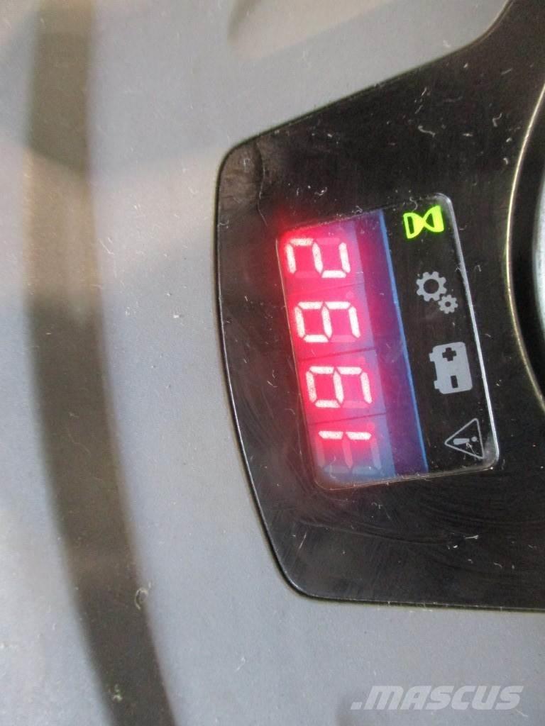 Toyota LPE 200 Transpaletas Eléctricas con plataforma