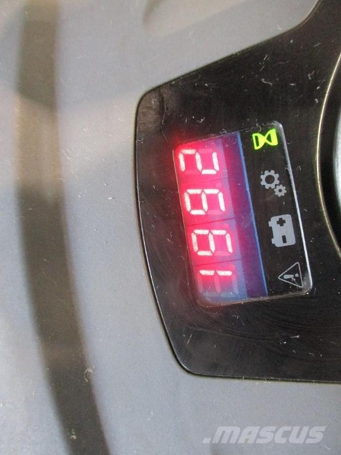 Toyota LPE200 Transpaletas Eléctricas con plataforma