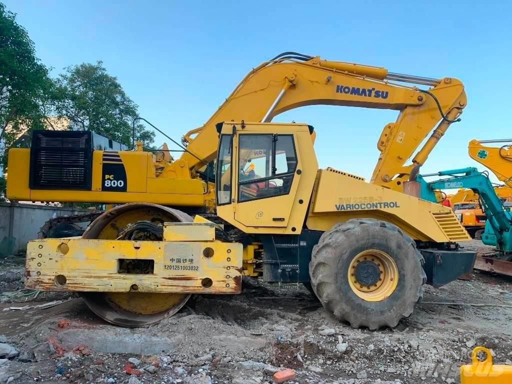 Bomag BW 225 D-3 Rodillos de doble tambor