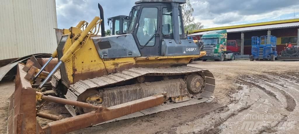 Komatsu D 65 PX-12 Buldozer sobre oruga