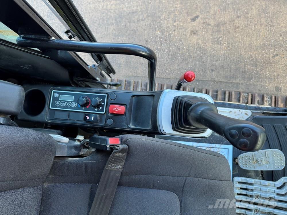 JCB JS131LC Excavadoras de cadenas