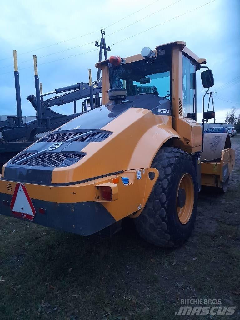 Volvo SD 135 B Rodillos de un solo tambor