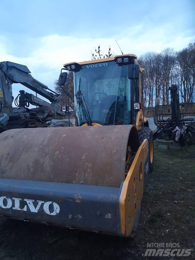 Volvo SD 135 B Rodillos de un solo tambor