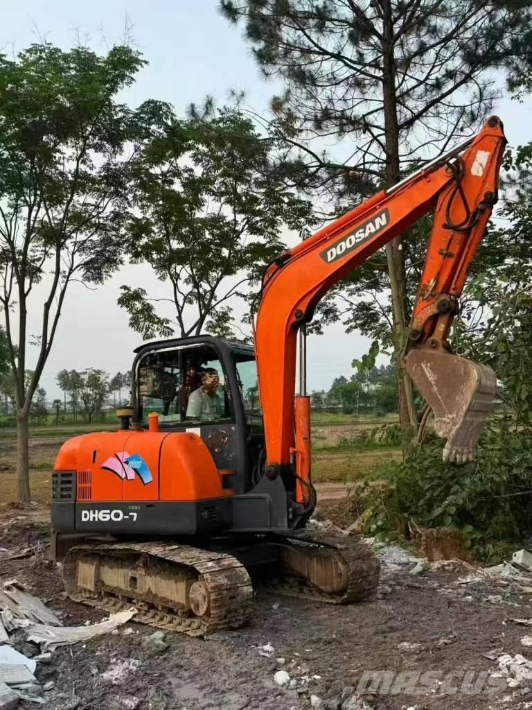 Doosan DH 60 Mini excavadoras < 7t