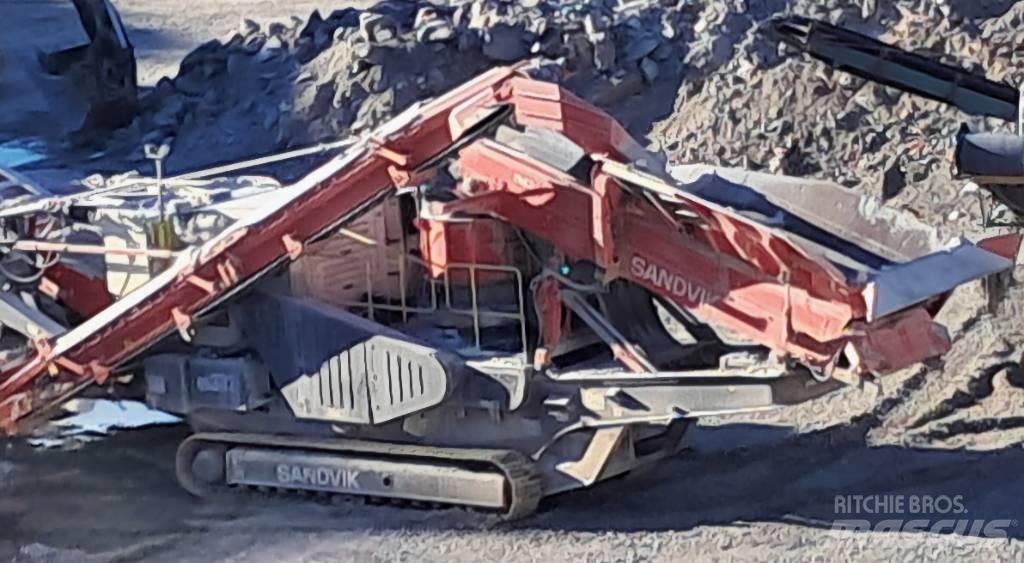 Sandvik QH 332 DDHS Trituradoras móviles