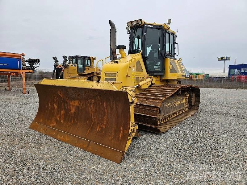 Komatsu D 61 PX-23 Buldozer sobre oruga