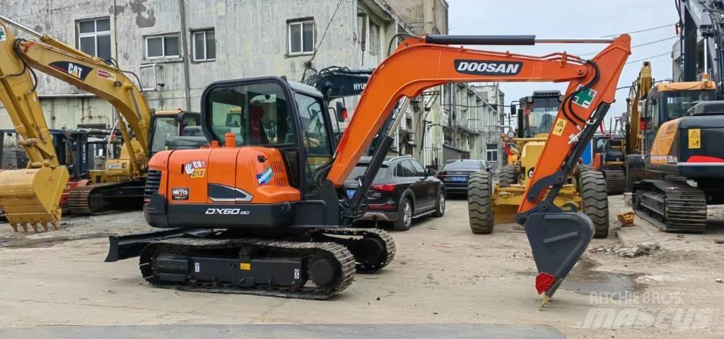 Doosan DX 60 Mini excavadoras < 7t