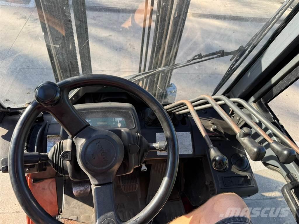 Toyota 7FGF25 Carretillas LPG