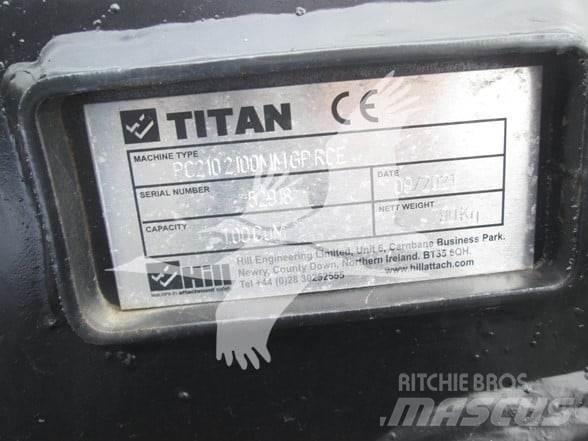 Titan CAT 320 Cucharones