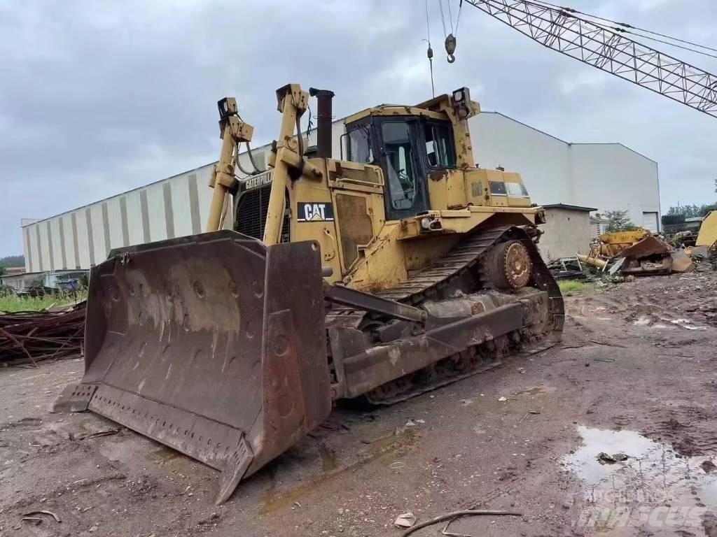 CAT D 9 N Buldozer sobre oruga