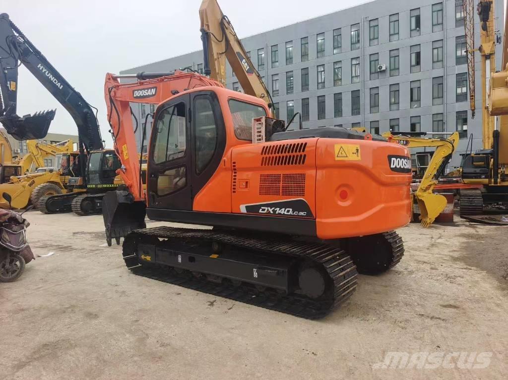 Doosan DX 140 Excavadoras de cadenas