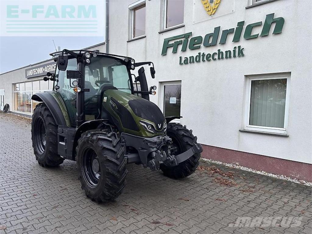 Valtra g135a Tractores