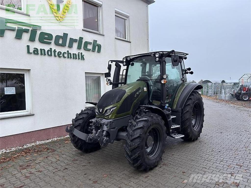 Valtra g135a Tractores