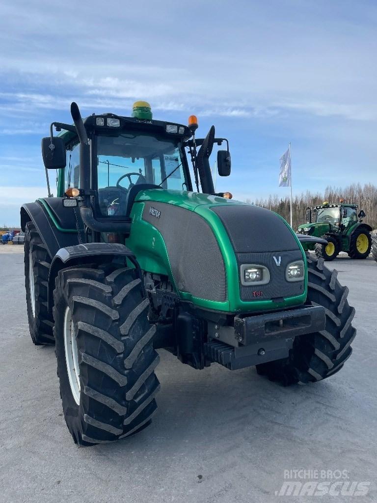 Valtra T151 Tractores