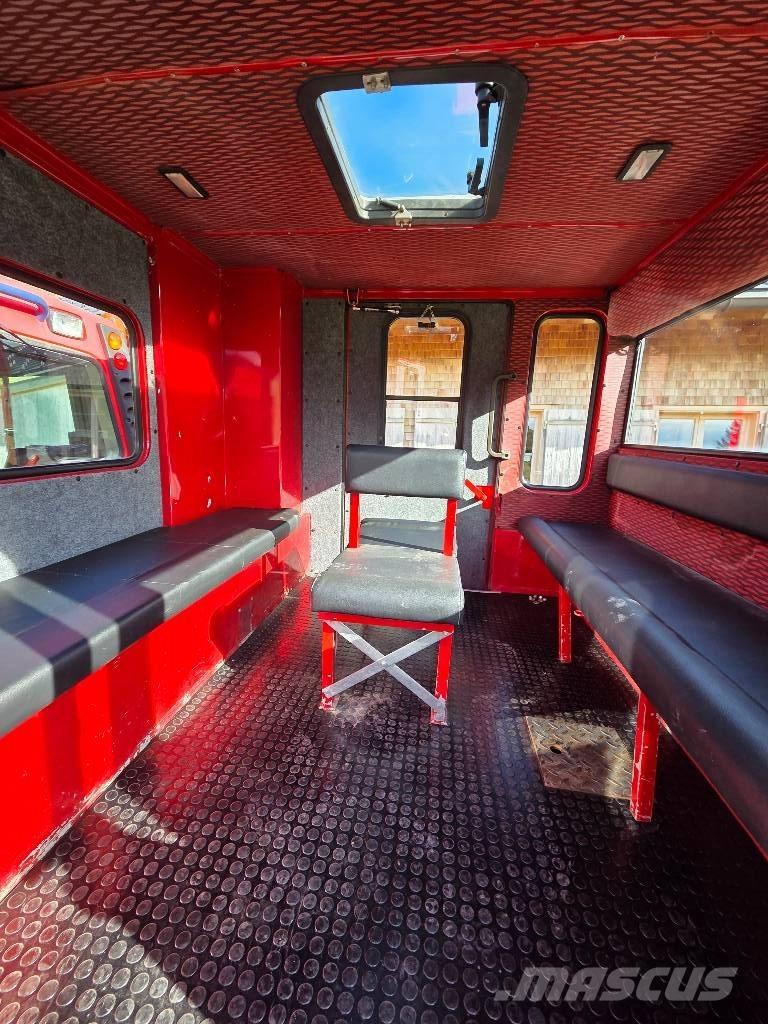  Pistenbully 300 DD Barredoras de nieve