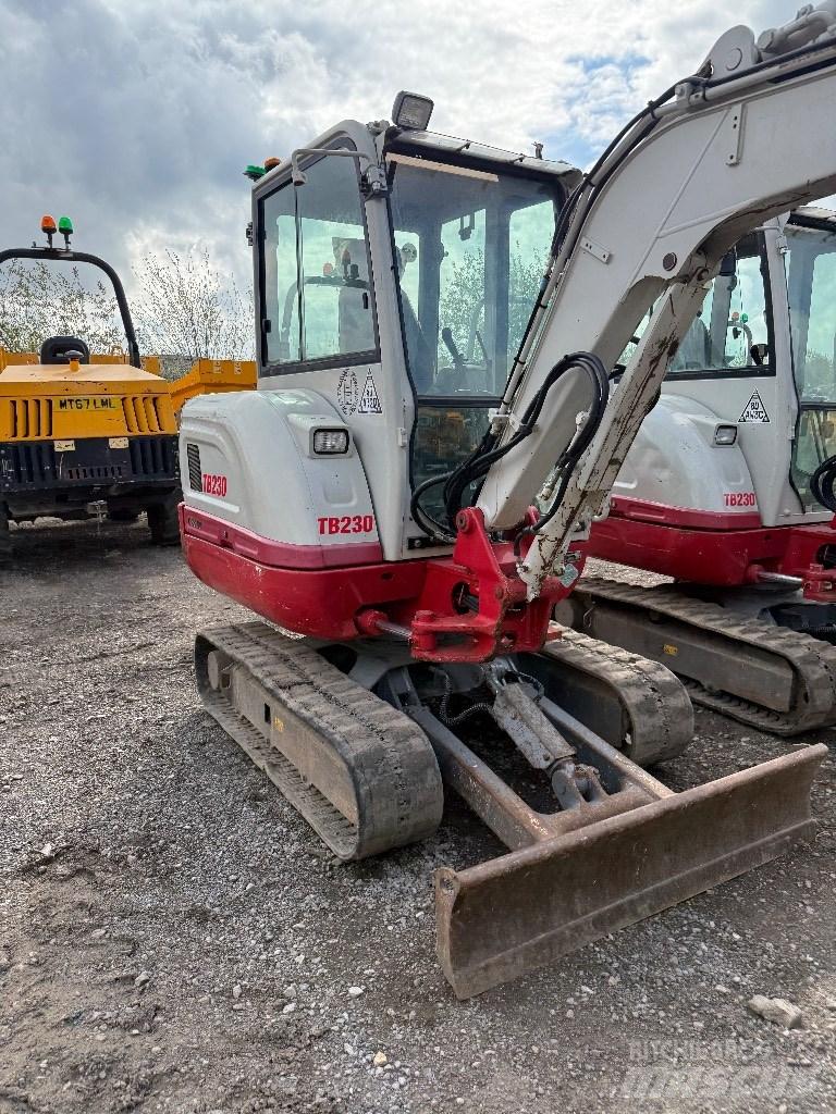 Takeuchi TB 230 Mini excavadoras < 7t