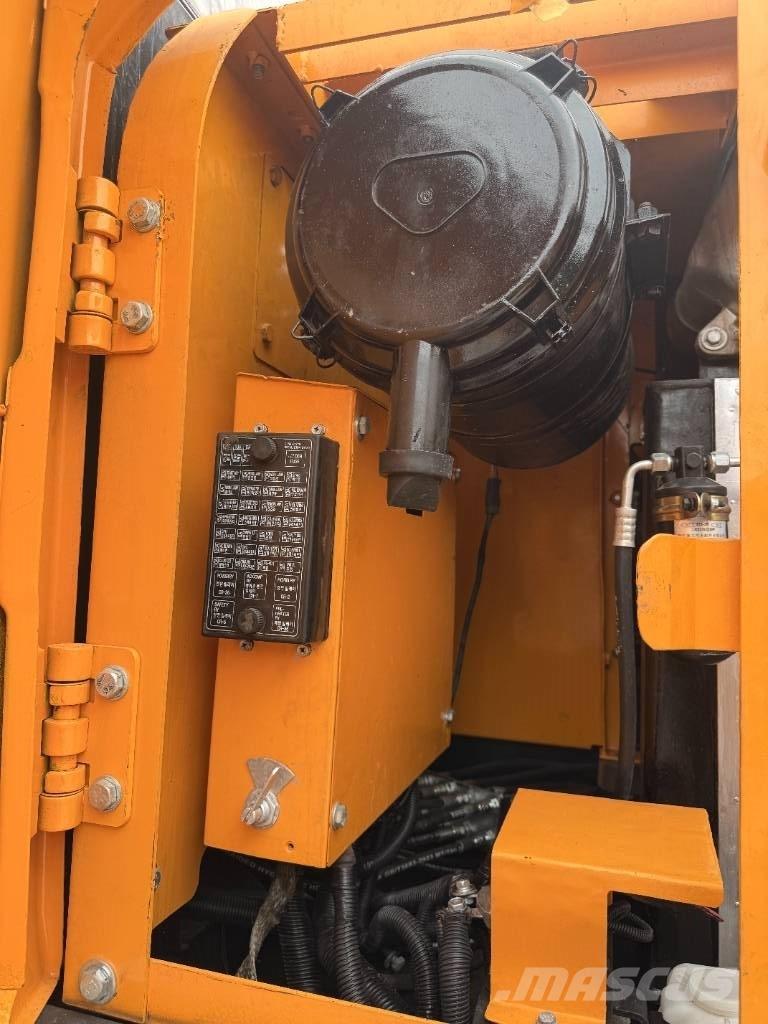 Hyundai HX 220 Excavadoras de cadenas