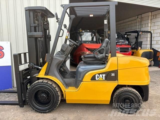 CAT DP 35 N Carretillas diesel