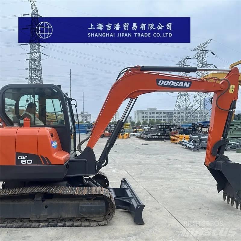 Doosan DX 60 Mini excavadoras < 7t