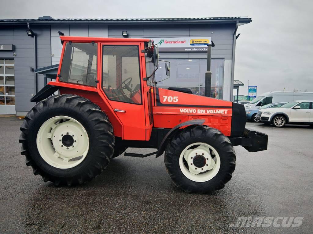 Valmet 705 MYYTY Tractores