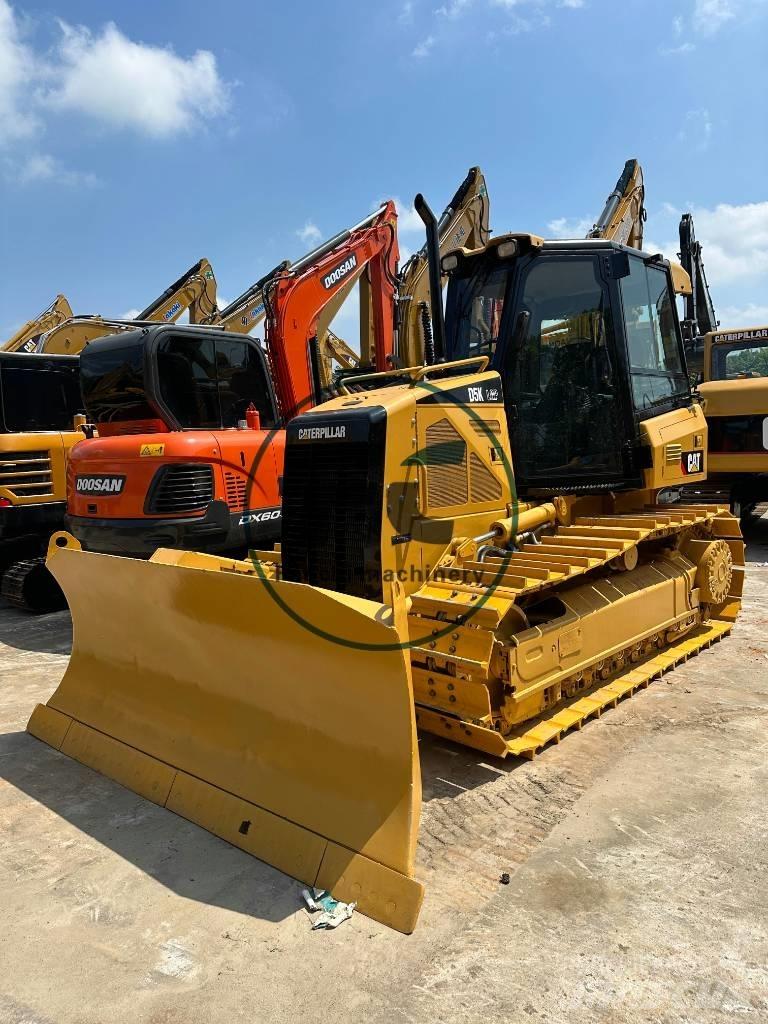 CAT D 5 K Buldozer sobre oruga