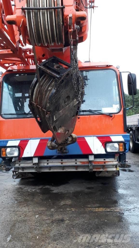 Liebherr LTM 1090-2 Grúas todo terreno