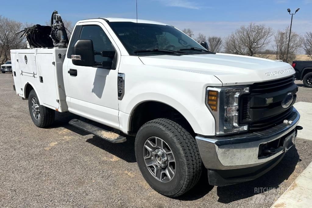 Ford F 250 XL SD Camiones cisterna