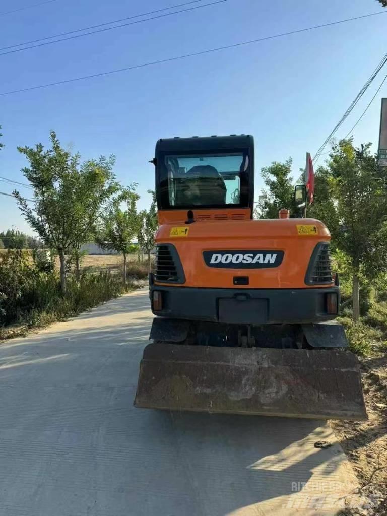 Doosan DX 60 Mini excavadoras < 7t