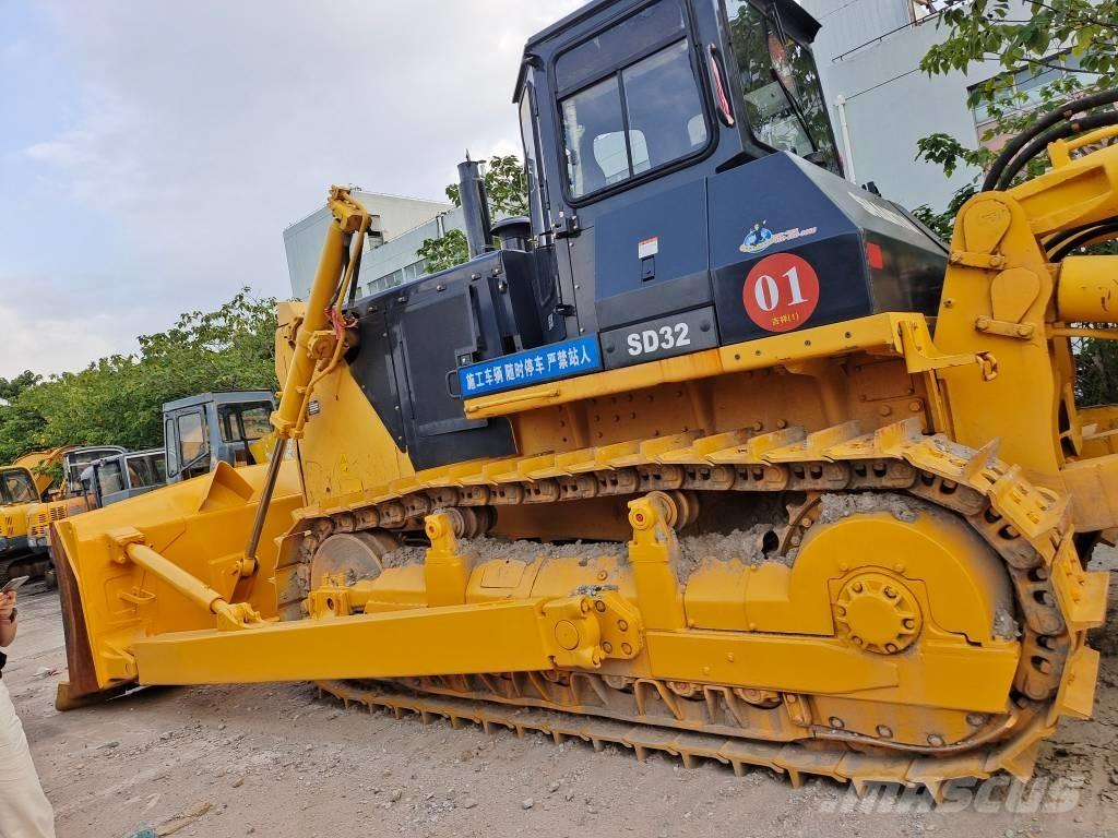 Shantui SD 32 Buldozer sobre oruga