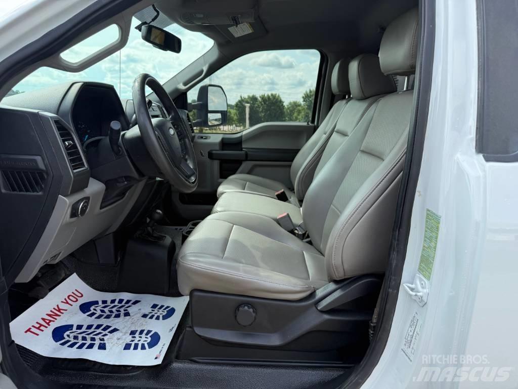 Ford F 450 Vehículos - Taller