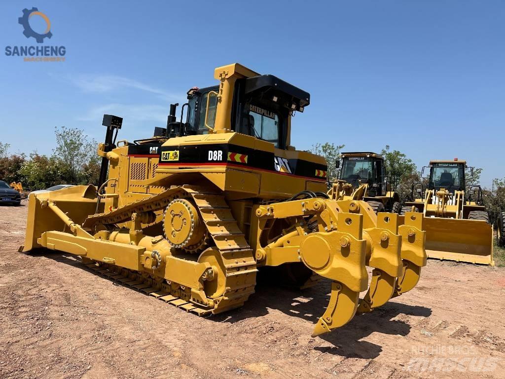 CAT D 8 R Buldozer sobre oruga