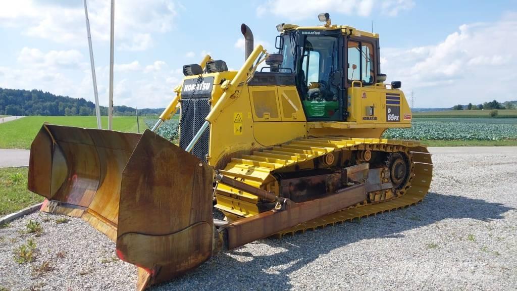 Komatsu D 65 PX-18 Buldozer sobre oruga