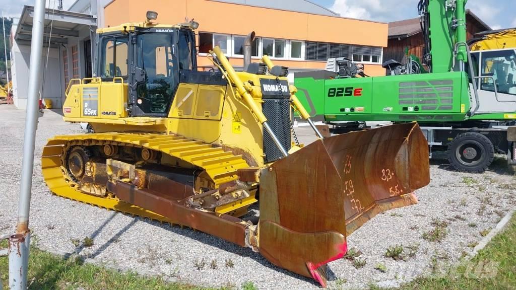 Komatsu D 65 PX-18 Buldozer sobre oruga