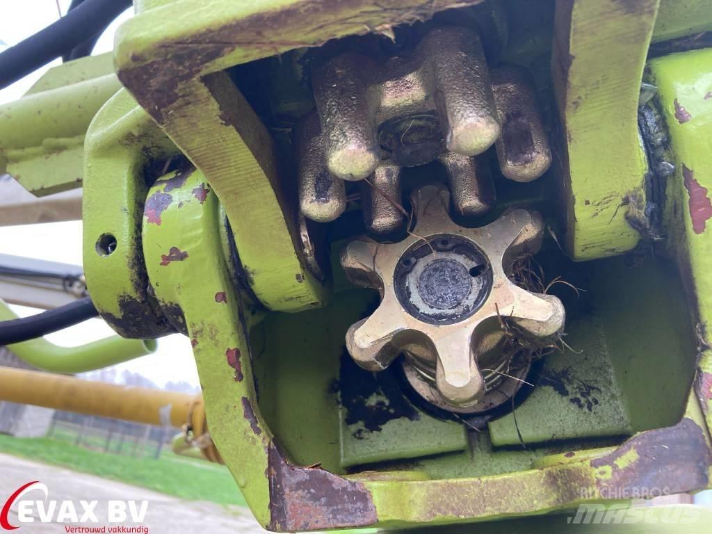 CLAAS Volto 870 T Rastrillos y henificadores
