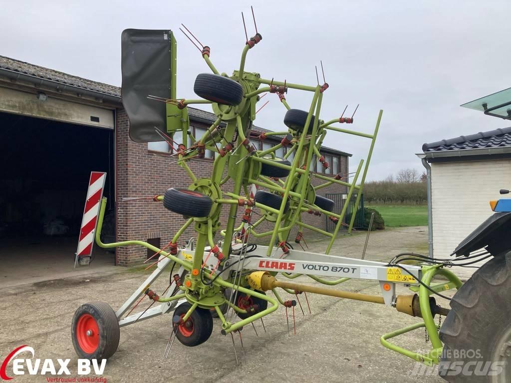 CLAAS Volto 870 T Rastrillos y henificadores
