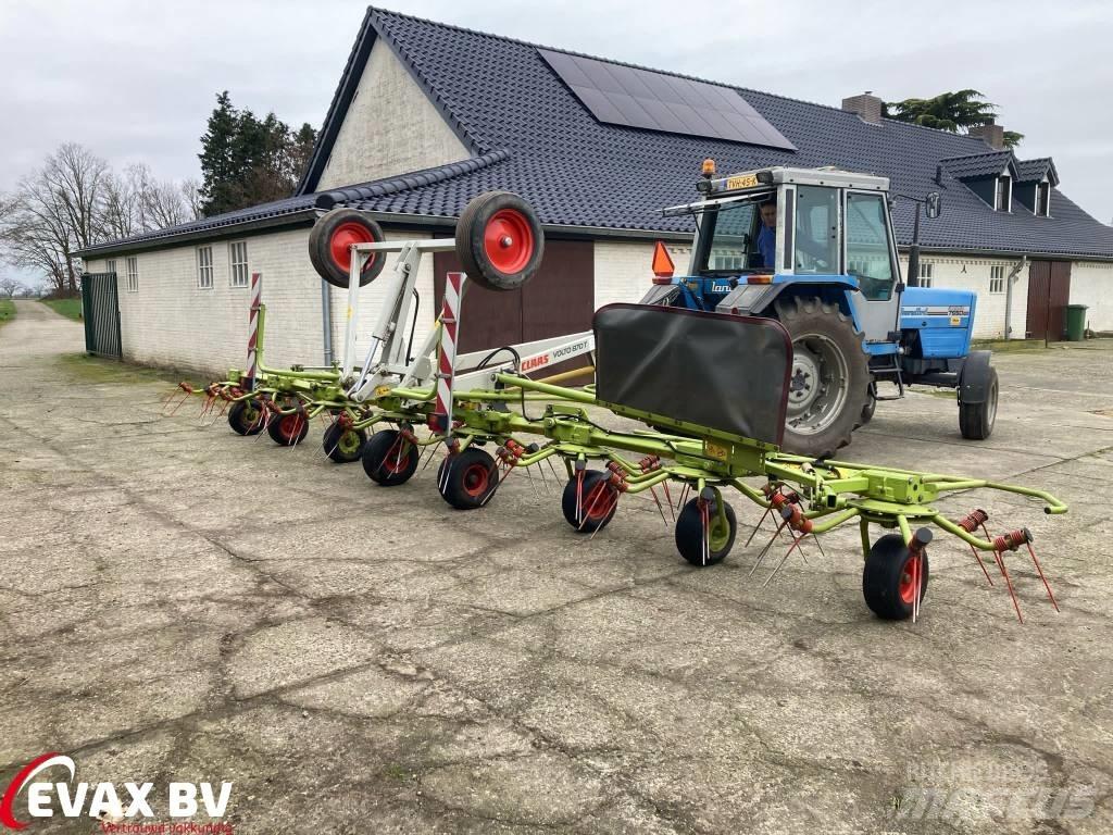 CLAAS Volto 870 T Rastrillos y henificadores