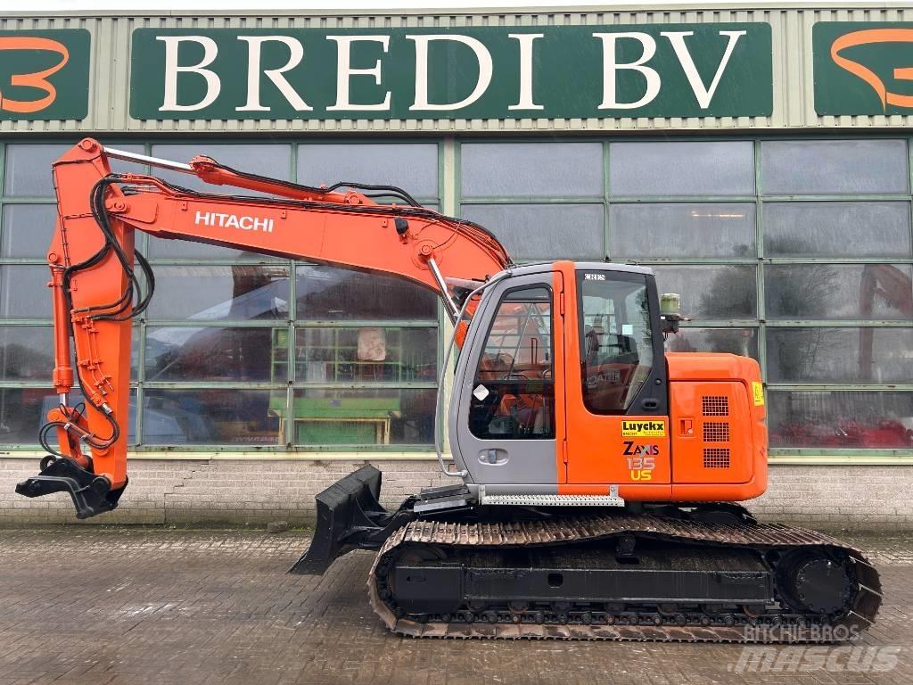 Hitachi ZX 135 US Excavadoras de cadenas