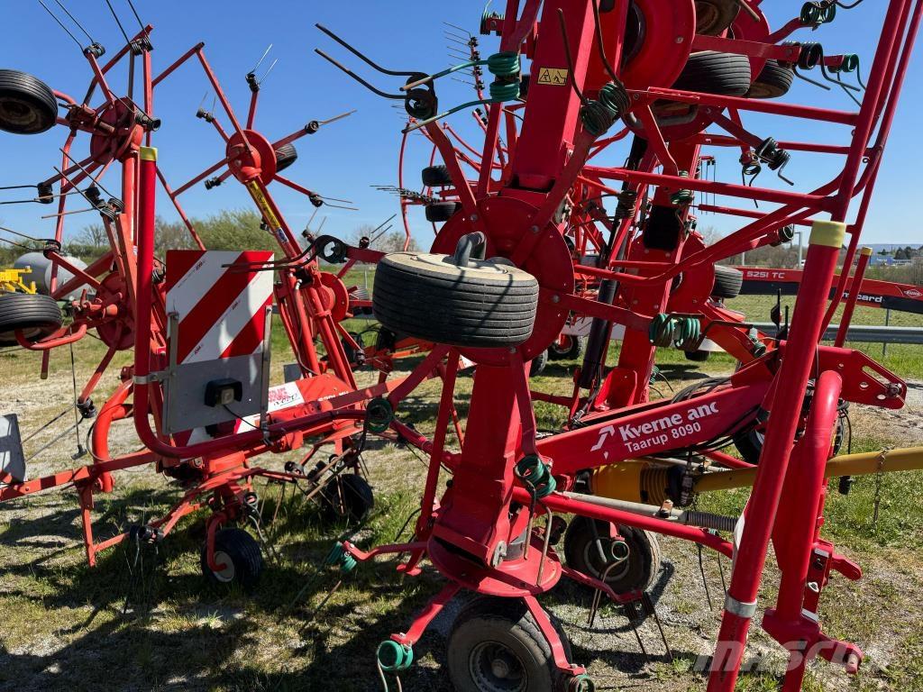Kverneland 8090 Rastrillos y henificadores