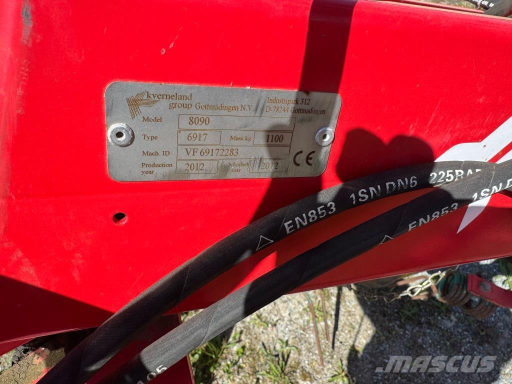 Kverneland 8090 Rastrillos y henificadores