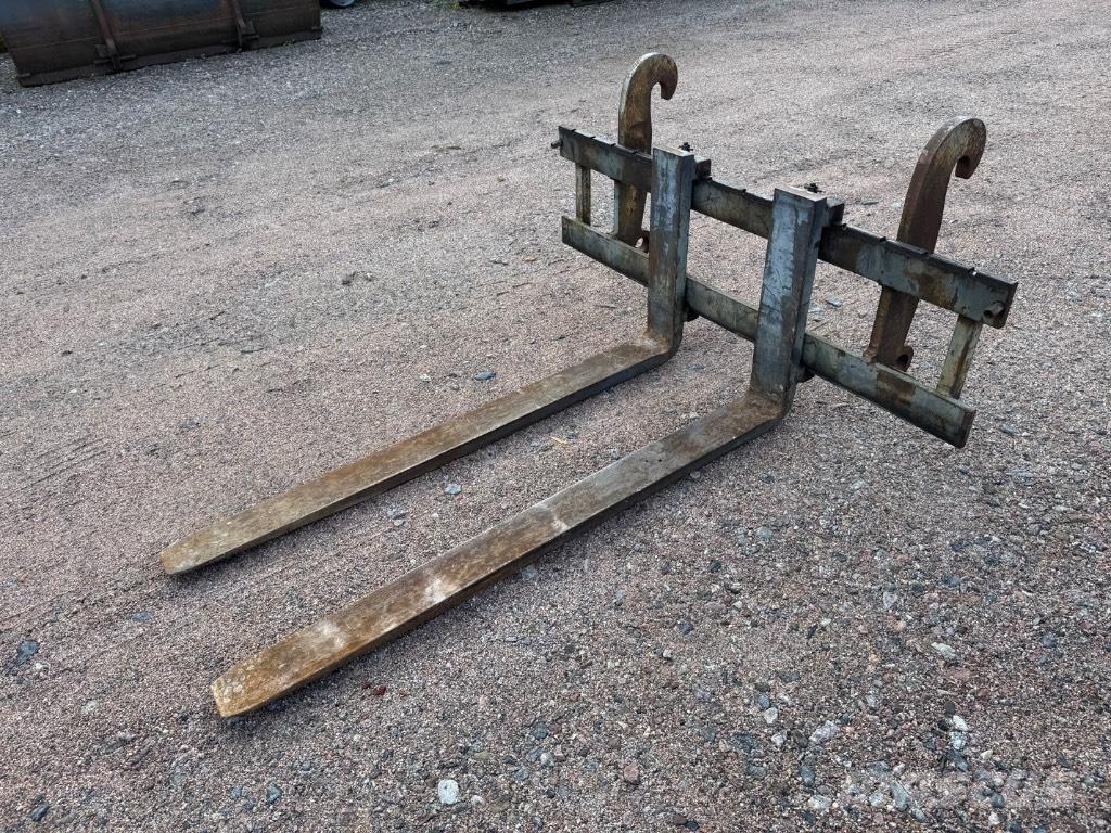 LM Trac 680 Maquinaria para servicios públicos